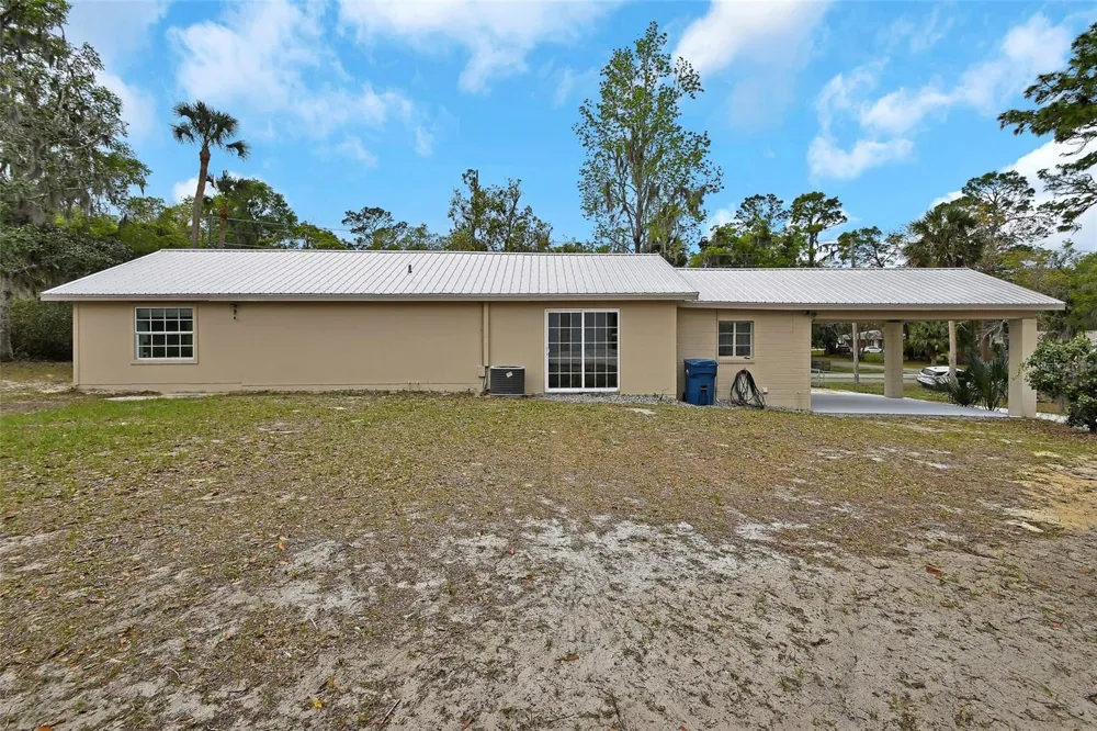 4611 GRAND AVENUE De Leon Springs, FL 32130