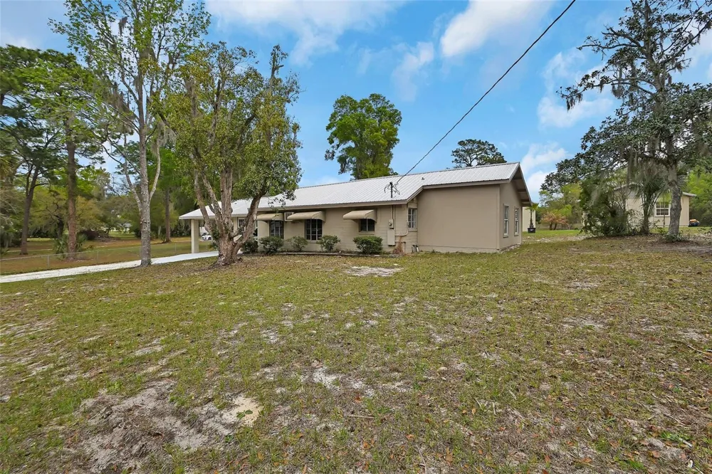 4611 GRAND AVENUE De Leon Springs, FL 32130