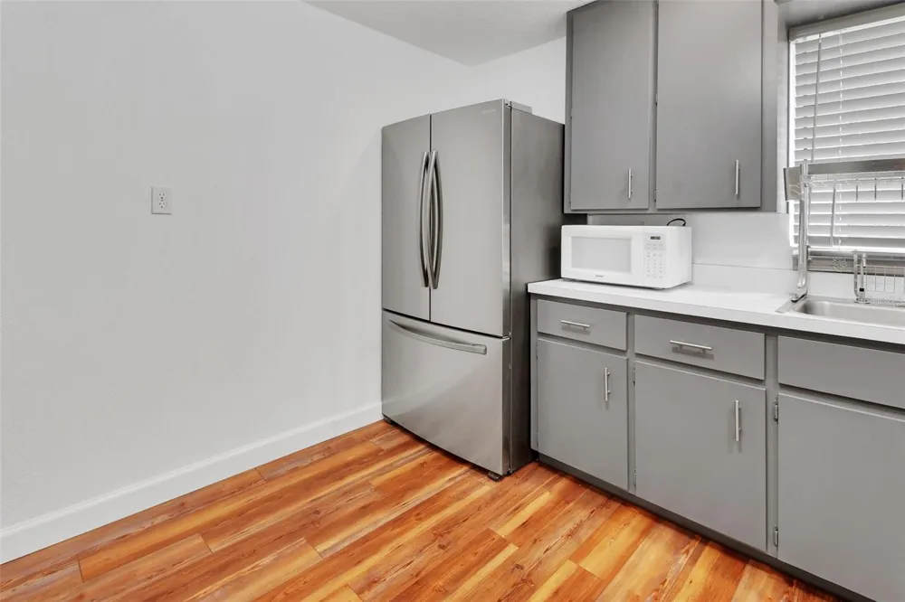 4611 GRAND AVENUE De Leon Springs, FL 32130