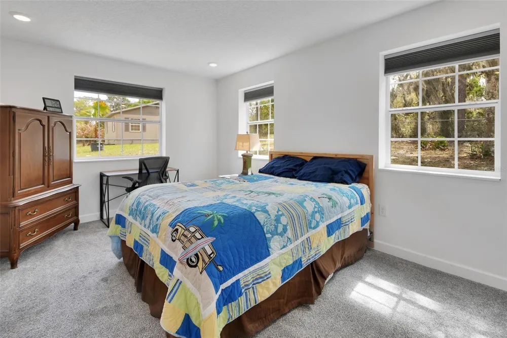 4611 GRAND AVENUE De Leon Springs, FL 32130
