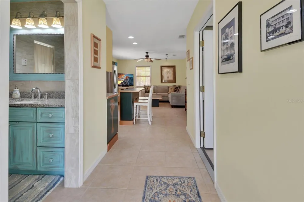 4611 GRAND AVENUE De Leon Springs, FL 32130