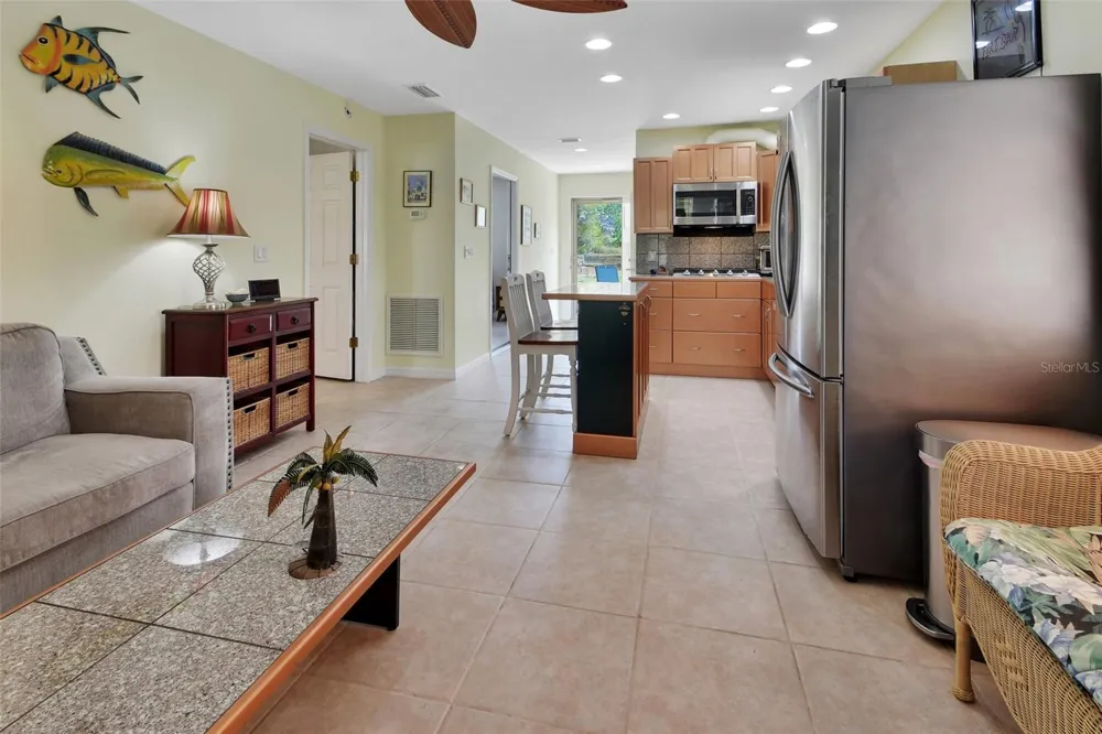 4611 GRAND AVENUE De Leon Springs, FL 32130
