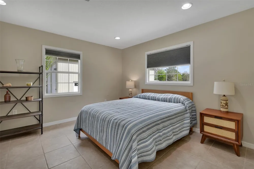 4611 GRAND AVENUE De Leon Springs, FL 32130