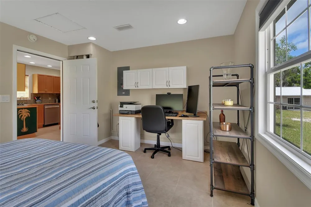 4611 GRAND AVENUE De Leon Springs, FL 32130