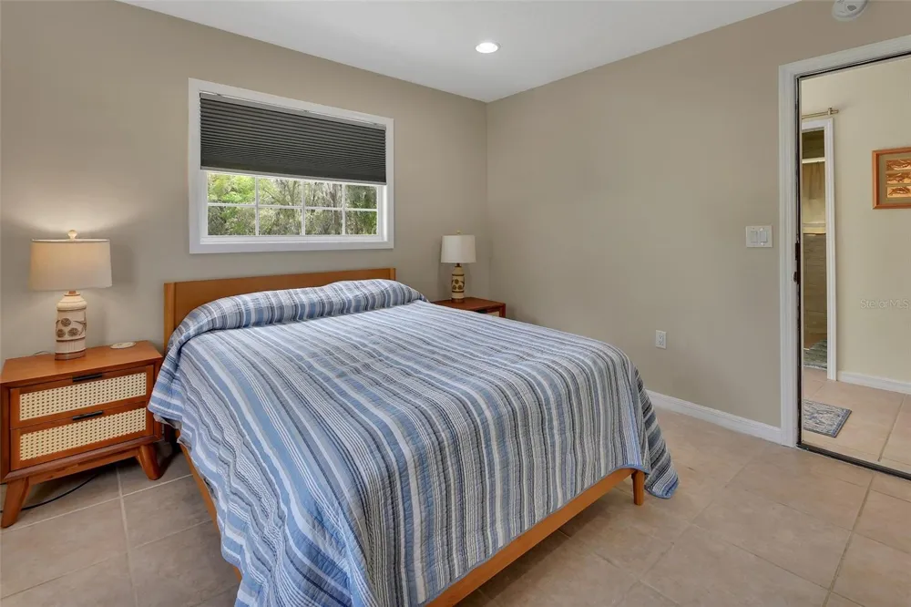 4611 GRAND AVENUE De Leon Springs, FL 32130