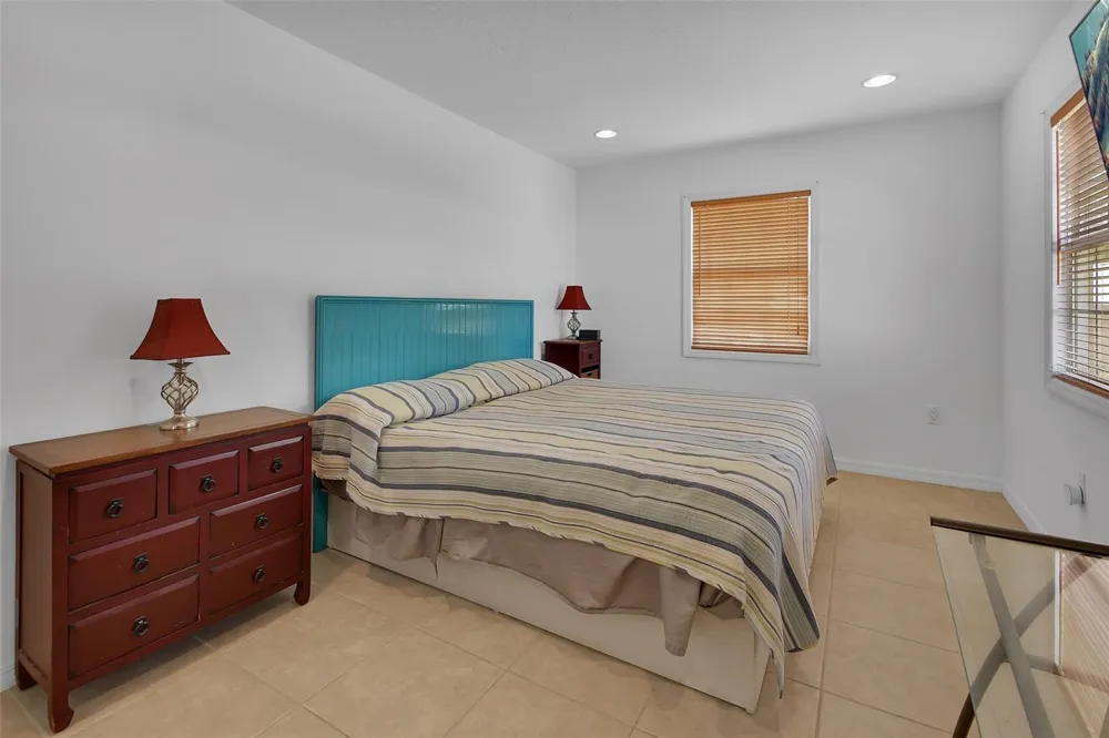 4611 GRAND AVENUE De Leon Springs, FL 32130