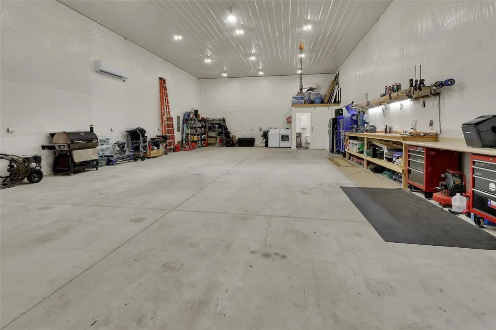4611 GRAND AVENUE De Leon Springs, FL 32130