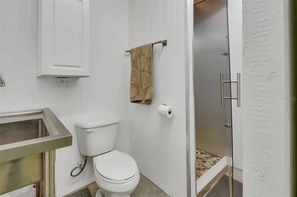 4611 GRAND AVENUE De Leon Springs, FL 32130