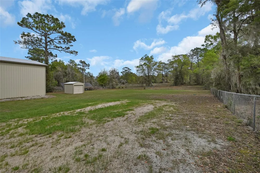 4611 GRAND AVENUE De Leon Springs, FL 32130