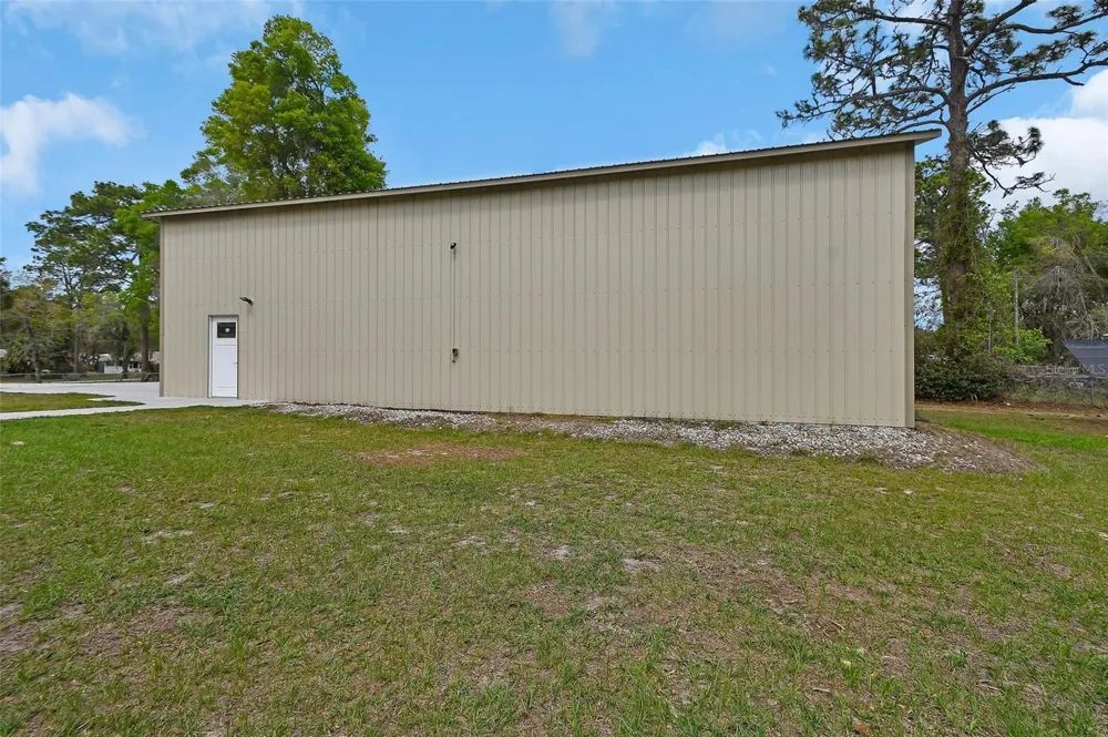 4611 GRAND AVENUE De Leon Springs, FL 32130