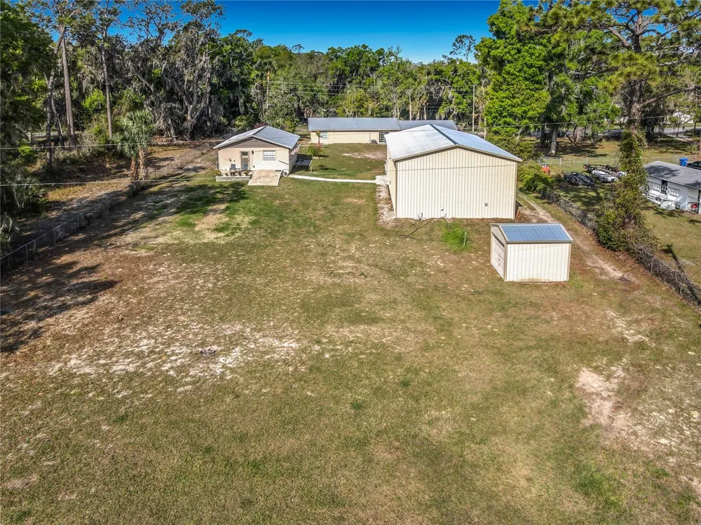 4611 GRAND AVENUE De Leon Springs, FL 32130