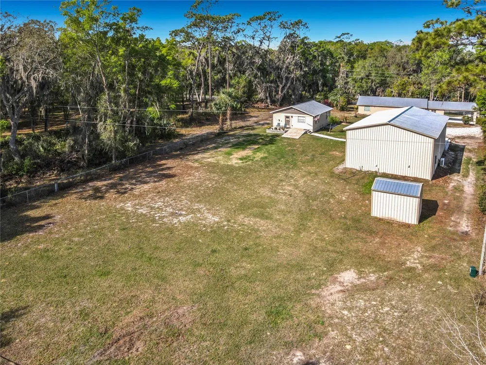 4611 GRAND AVENUE De Leon Springs, FL 32130