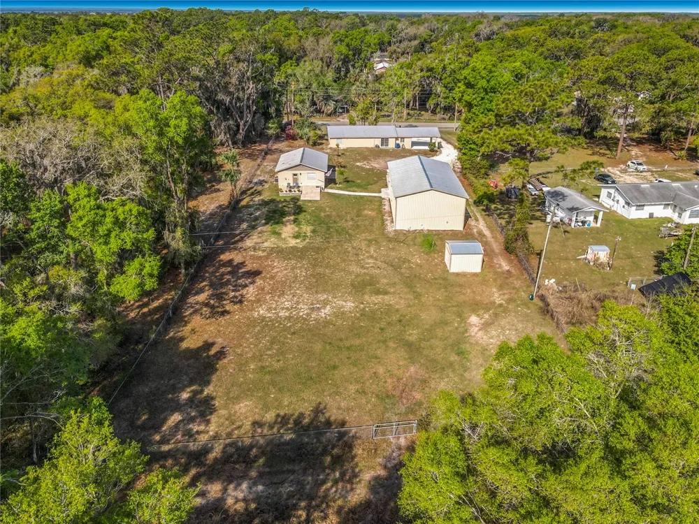 4611 GRAND AVENUE De Leon Springs, FL 32130
