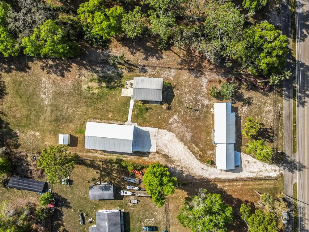 4611 GRAND AVENUE De Leon Springs, FL 32130