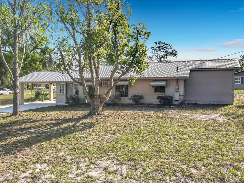4611 GRAND AVENUE De Leon Springs, FL 32130