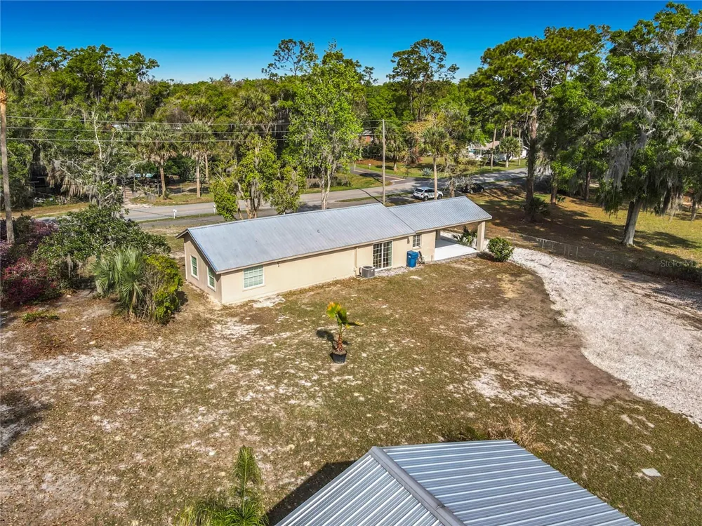 4611 GRAND AVENUE De Leon Springs, FL 32130