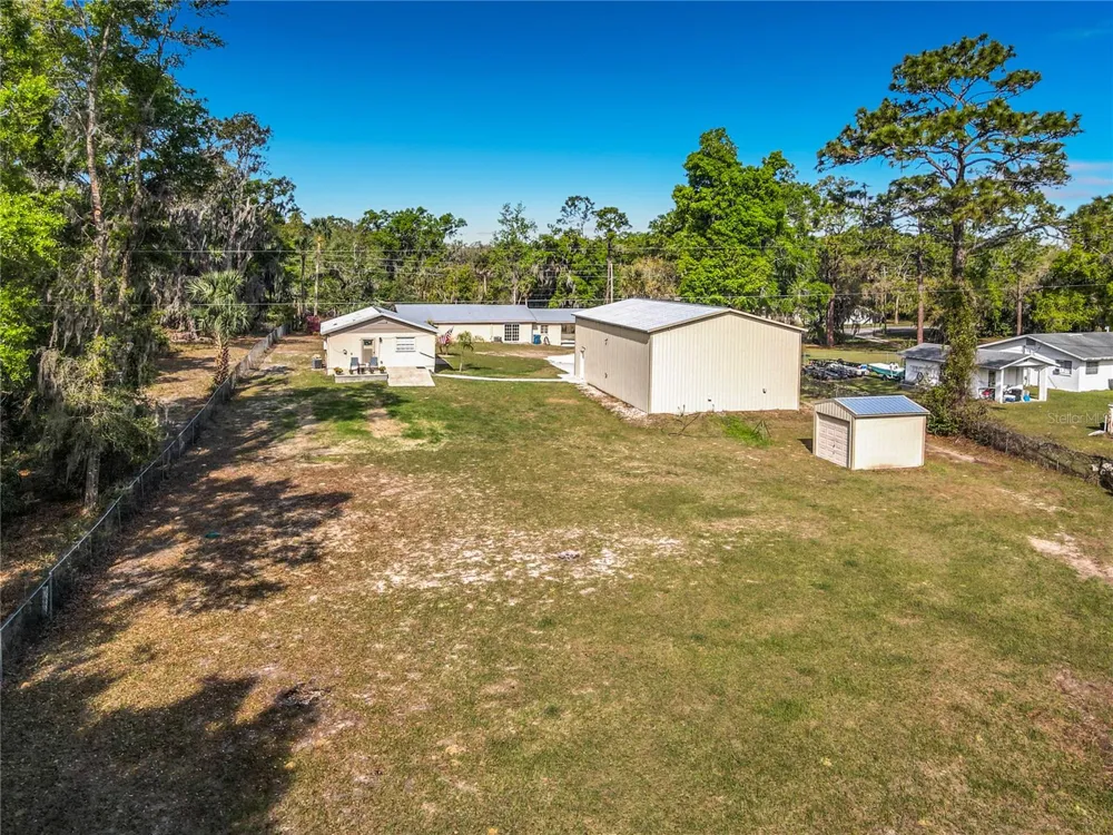 4611 GRAND AVENUE De Leon Springs, FL 32130