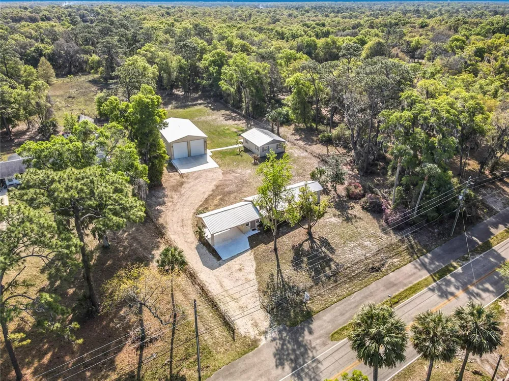 4611 GRAND AVENUE De Leon Springs, FL 32130