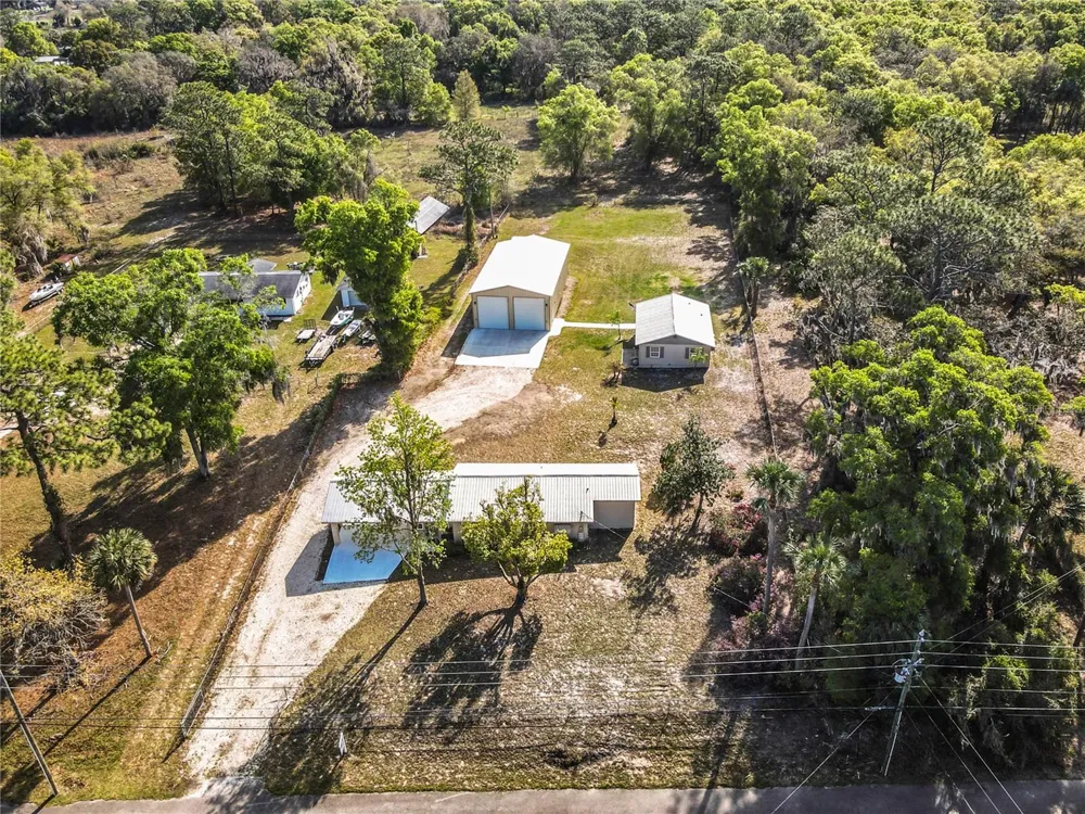 4611 GRAND AVENUE De Leon Springs, FL 32130