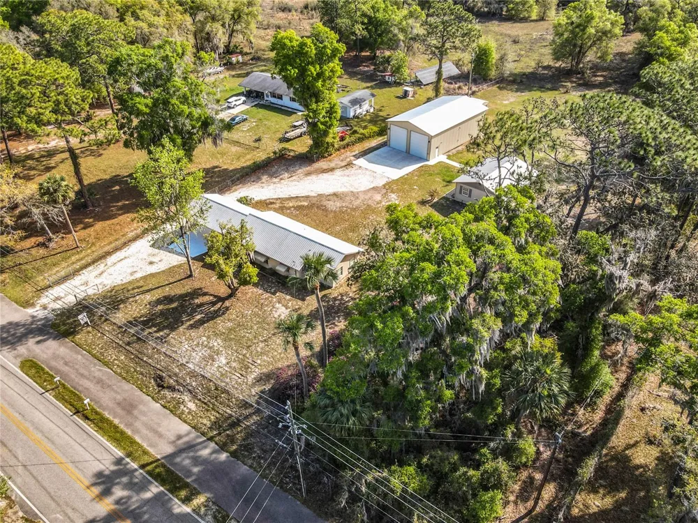 4611 GRAND AVENUE De Leon Springs, FL 32130