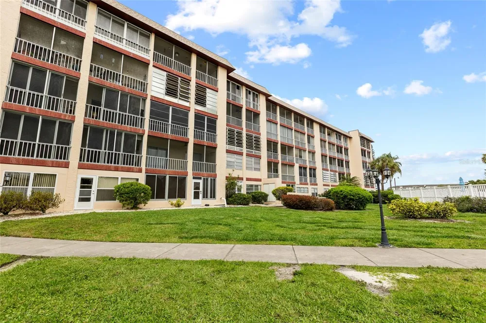 3959 LAKE BAYSHORE DRIVE #F 412 Bradenton, FL 34205