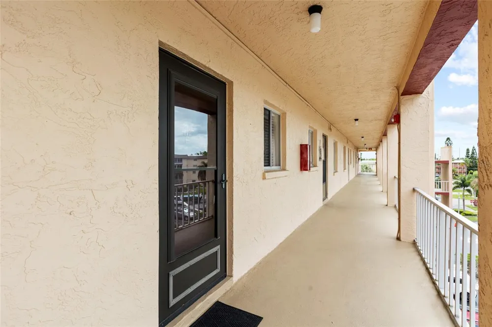 3959 LAKE BAYSHORE DRIVE #F 412 Bradenton, FL 34205
