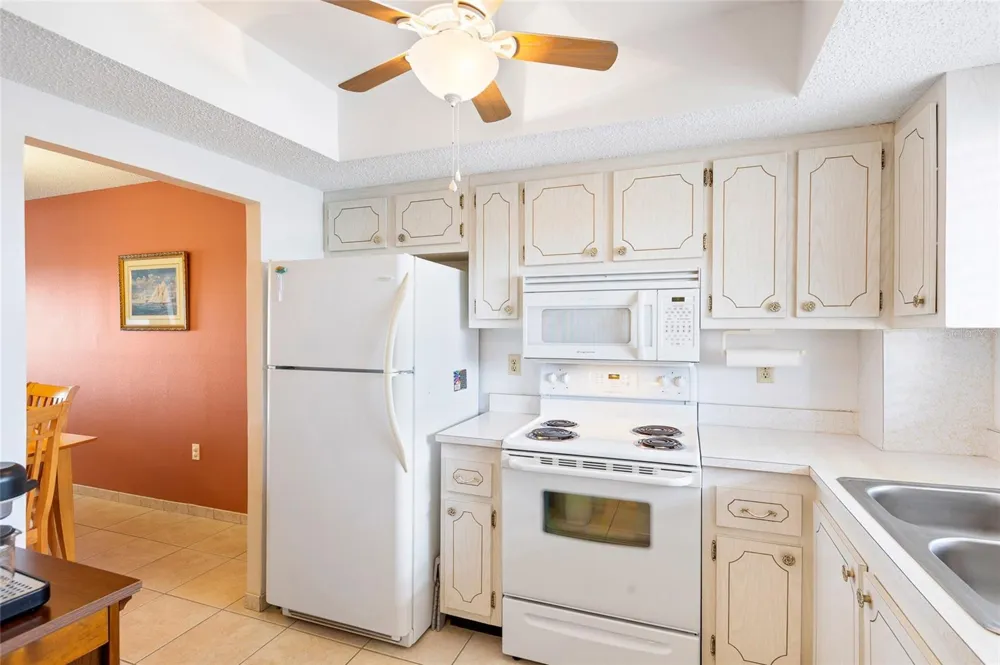 3959 LAKE BAYSHORE DRIVE #F 412 Bradenton, FL 34205
