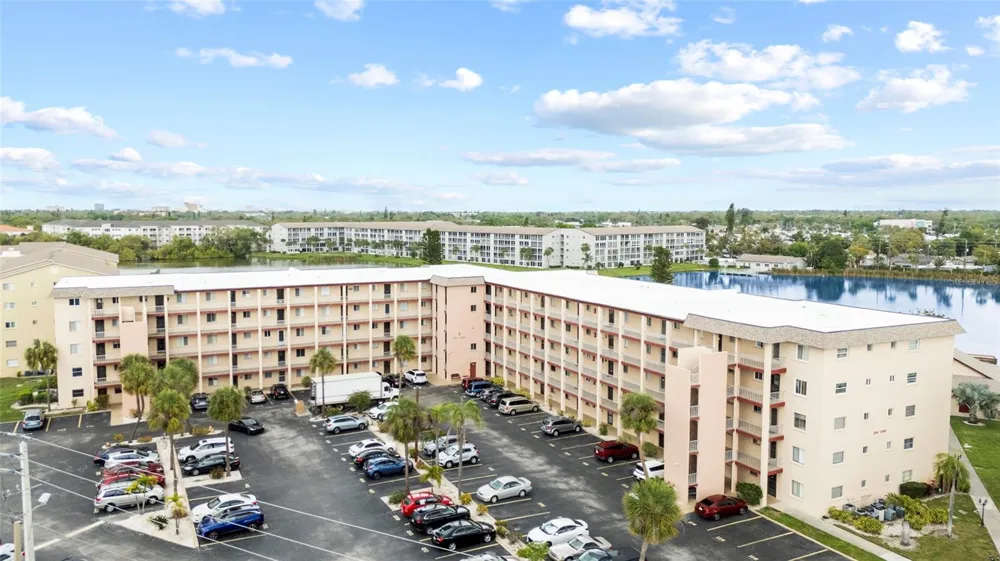 3959 LAKE BAYSHORE DRIVE #F 412 Bradenton, FL 34205