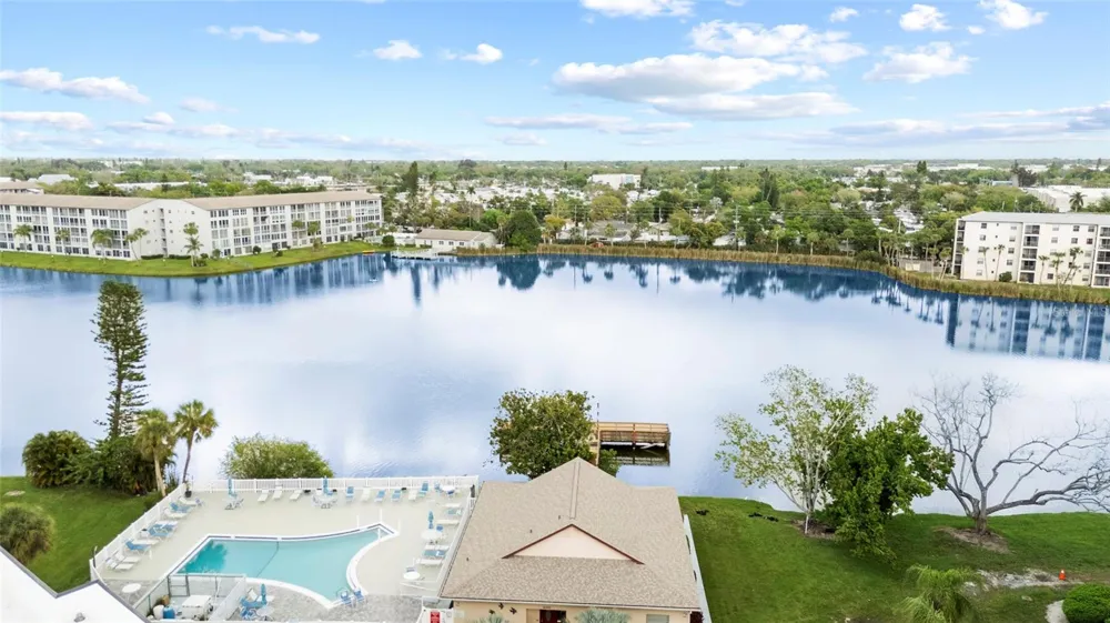3959 LAKE BAYSHORE DRIVE #F 412 Bradenton, FL 34205