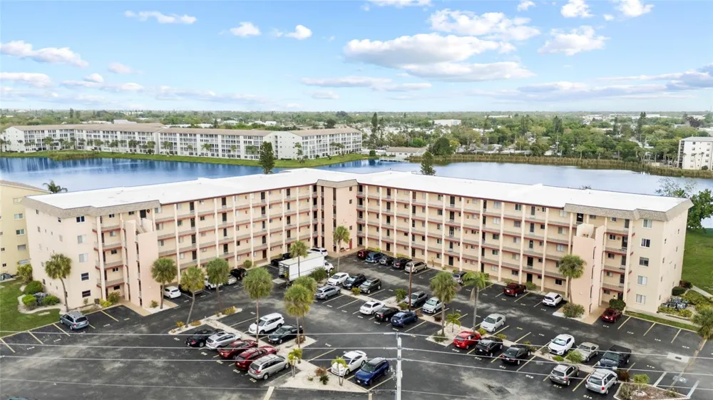 3959 LAKE BAYSHORE DRIVE #F 412 Bradenton, FL 34205