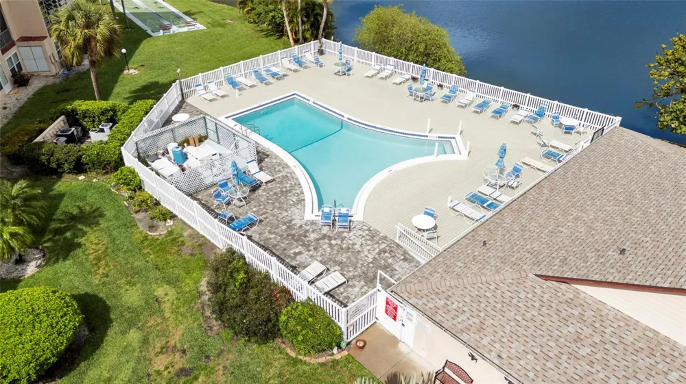 3959 LAKE BAYSHORE DRIVE #F 412 Bradenton, FL 34205