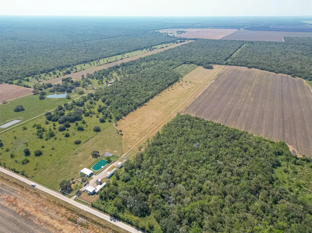 16631 Baker Cr 522 Road Guy, TX 77444