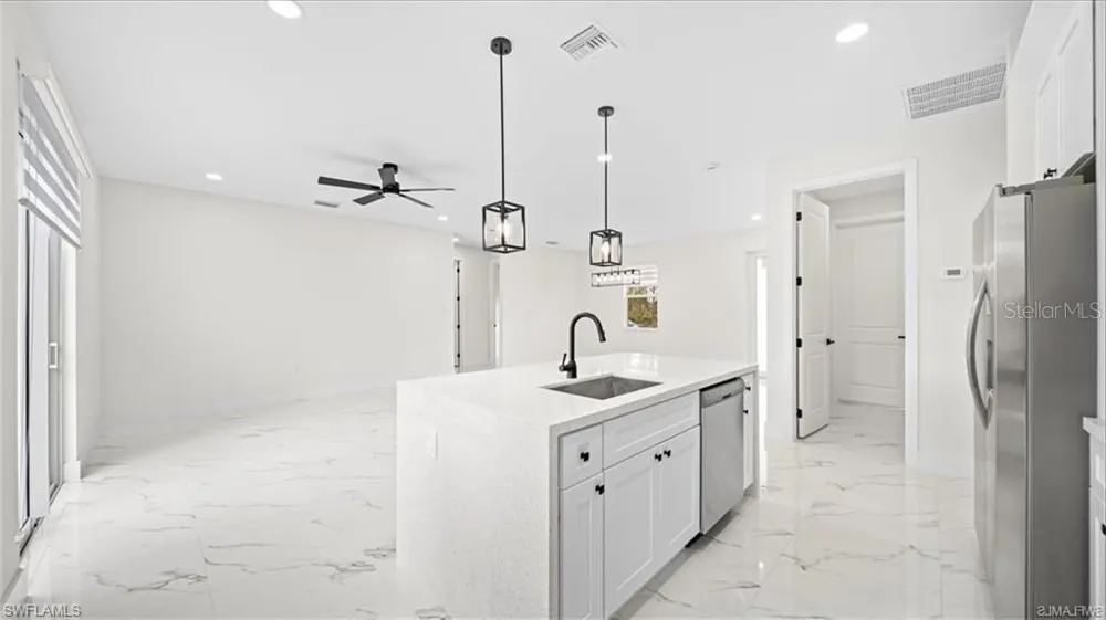 724 DRURY AVENUE Lehigh Acres, FL 33974