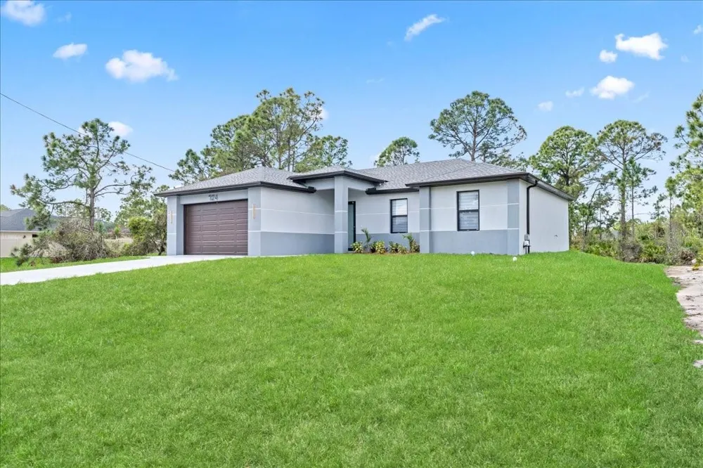 724 DRURY AVENUE Lehigh Acres, FL 33974