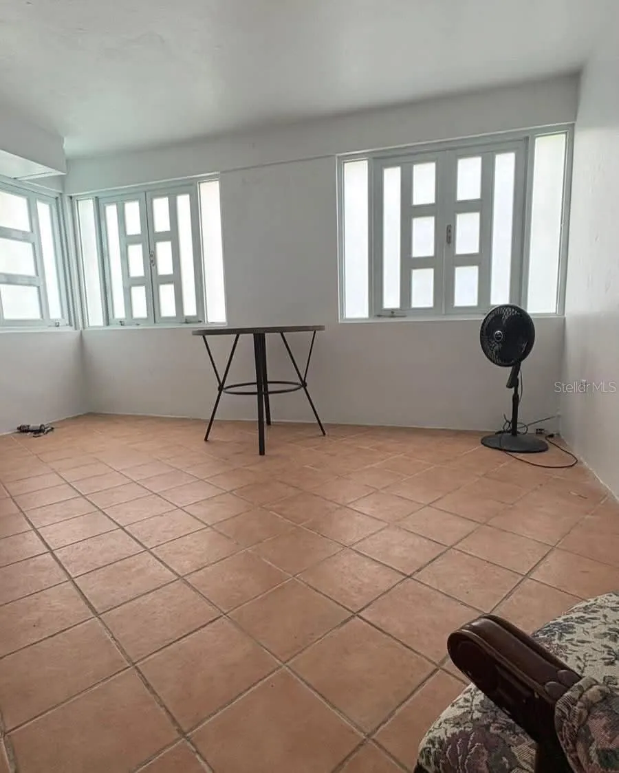 LA BARRA 105 F Caguas, PR 00725