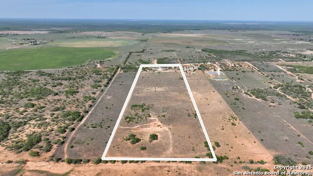 2004 CR 3000 Pearsall, TX 78061