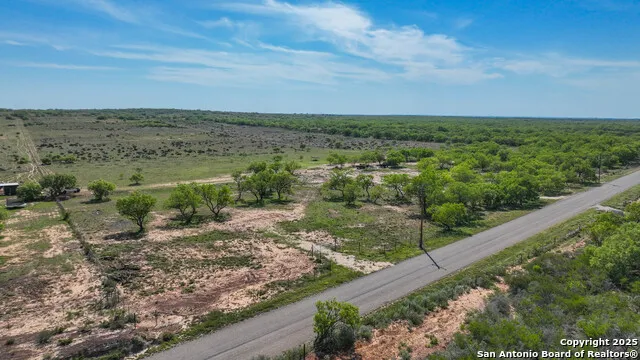 2004 CR 3000 Pearsall, TX 78061