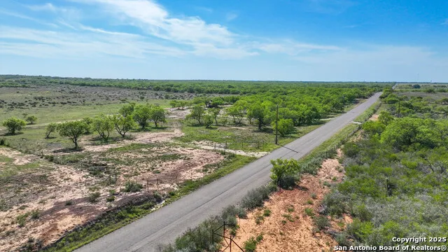 2004 CR 3000 Pearsall, TX 78061