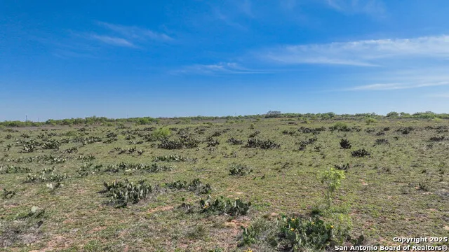 2004 CR 3000 Pearsall, TX 78061