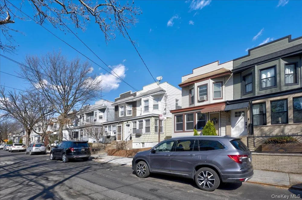 7535 60th Place Glendale, NY 11385