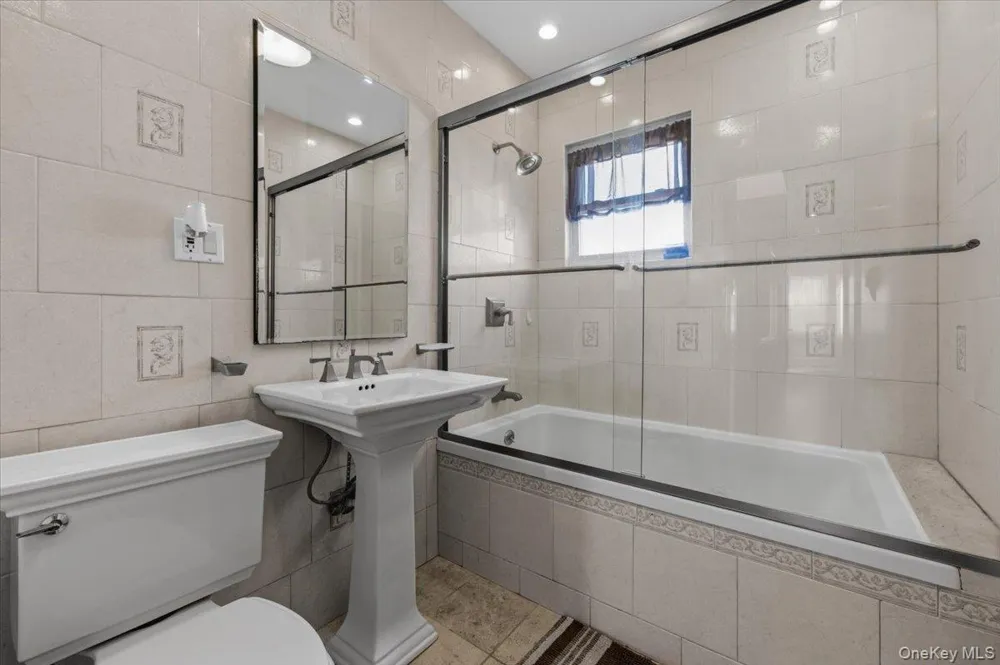 7535 60th Place Glendale, NY 11385