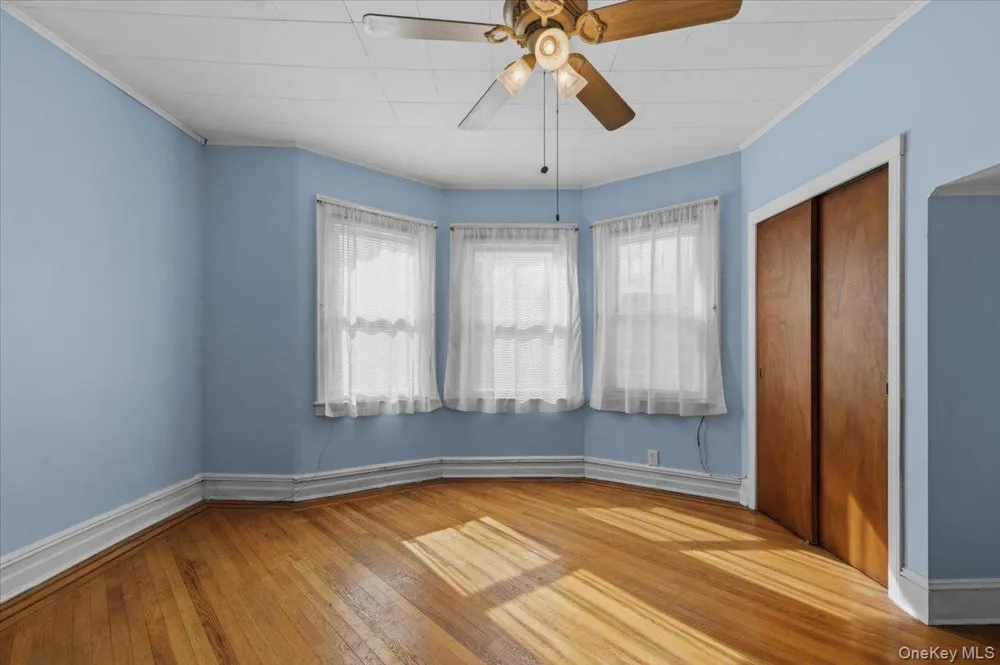 7535 60th Place Glendale, NY 11385