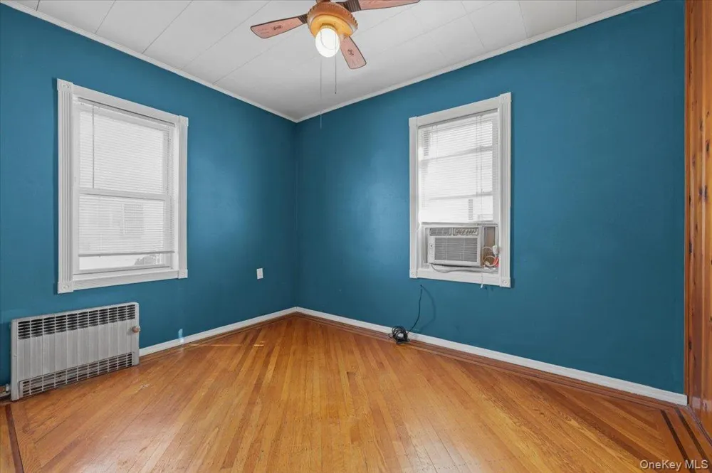7535 60th Place Glendale, NY 11385