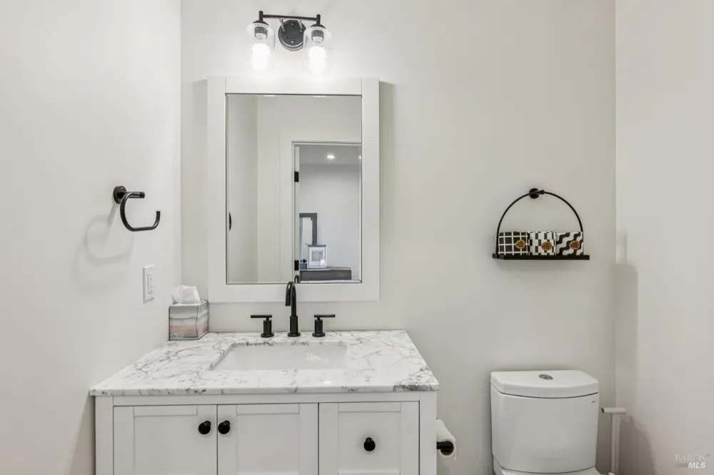 1143 Hill Road Glen Ellen, CA 95442