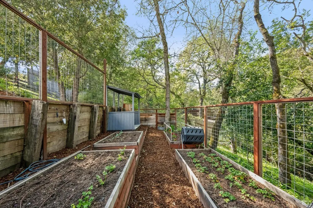 1143 Hill Road Glen Ellen, CA 95442