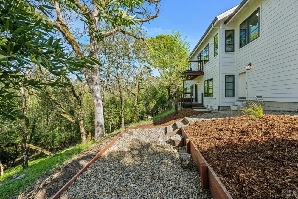 1143 Hill Road Glen Ellen, CA 95442