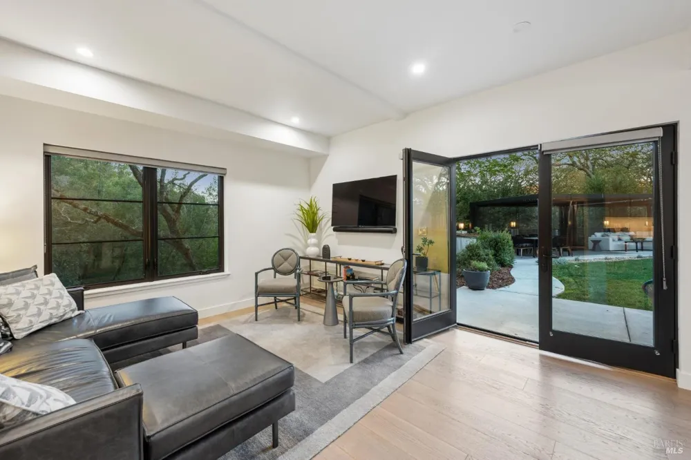 1143 Hill Road Glen Ellen, CA 95442