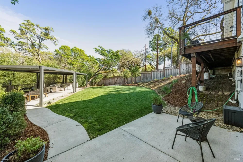 1143 Hill Road Glen Ellen, CA 95442