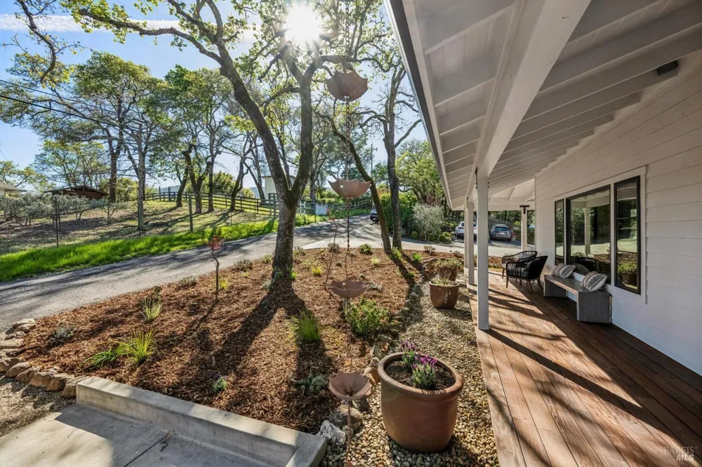 1143 Hill Road Glen Ellen, CA 95442