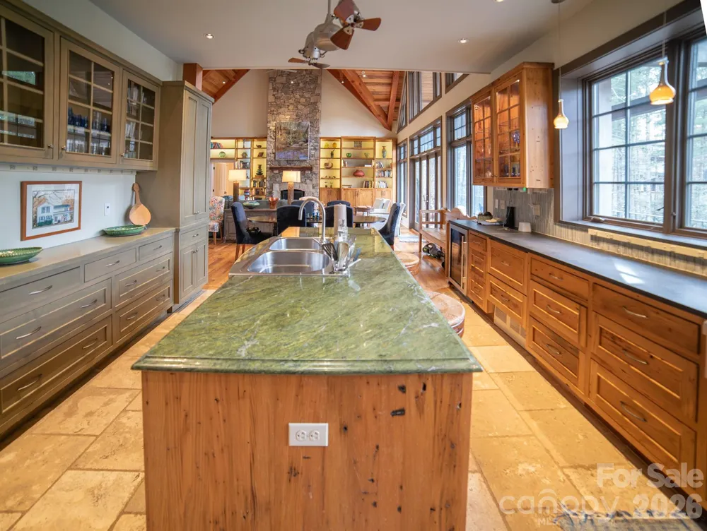 2186 Long Rifle Ridge Road Nebo, NC 28761